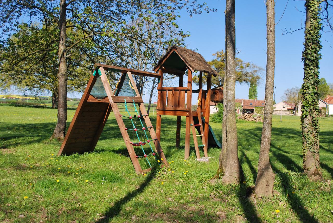 Domaine Les Gandins Bed & Breakfast Saint-Germain-de-Salles Dış mekan fotoğraf